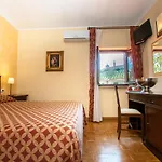 Hotel Vecchia Fattoria 3*