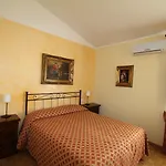 Отель La Vecchia Fattoria Лорето