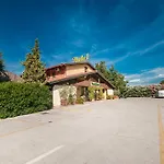 Отель La Vecchia Fattoria Лорето
