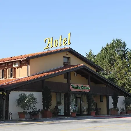 Hotel Vecchia Fattoria 3*