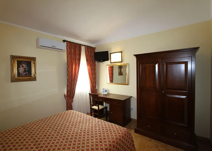 Vecchia Fattoria Hotel 3*