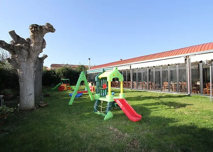 Vecchia Fattoria Hotel 3*