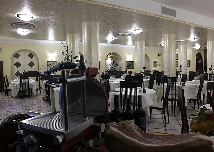 Vecchia Fattoria Hotel 3*